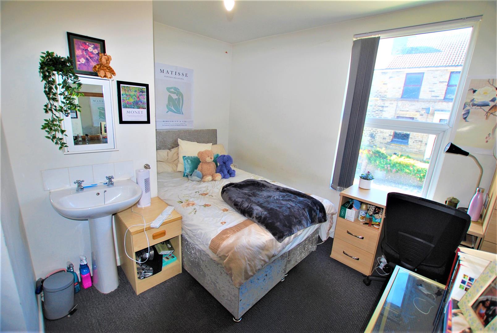 Broomhill,38 Crookes Rd,Broomhill,Sheffield S10,4 Bedrooms Bedrooms,1 BathroomBathrooms,Semi-detached,1668